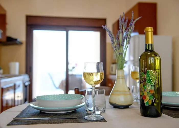 بيت للعطل Effies House Myrties